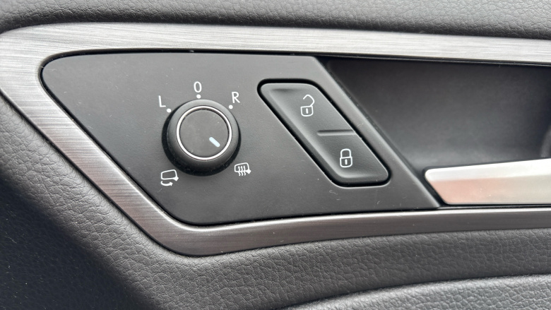 Volkswagen Golf 1.5 TSI EVO SE [Nav] 5dr Petrol Hatchback